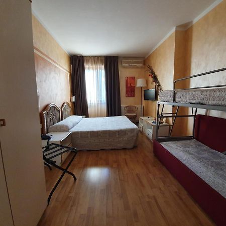 Hotel Le Pageot Aosta Exterior foto