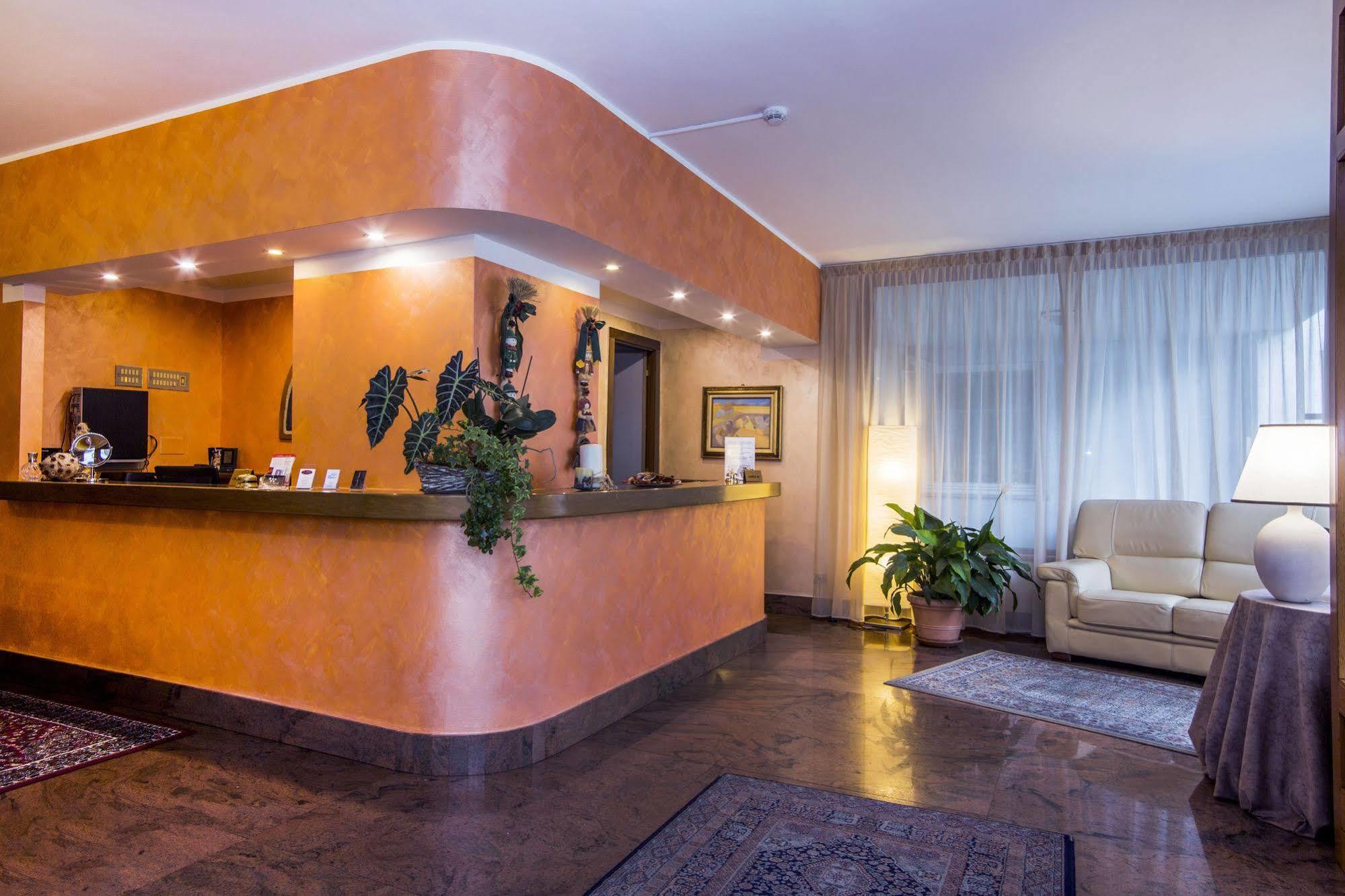 Hotel Le Pageot Aosta Exterior foto