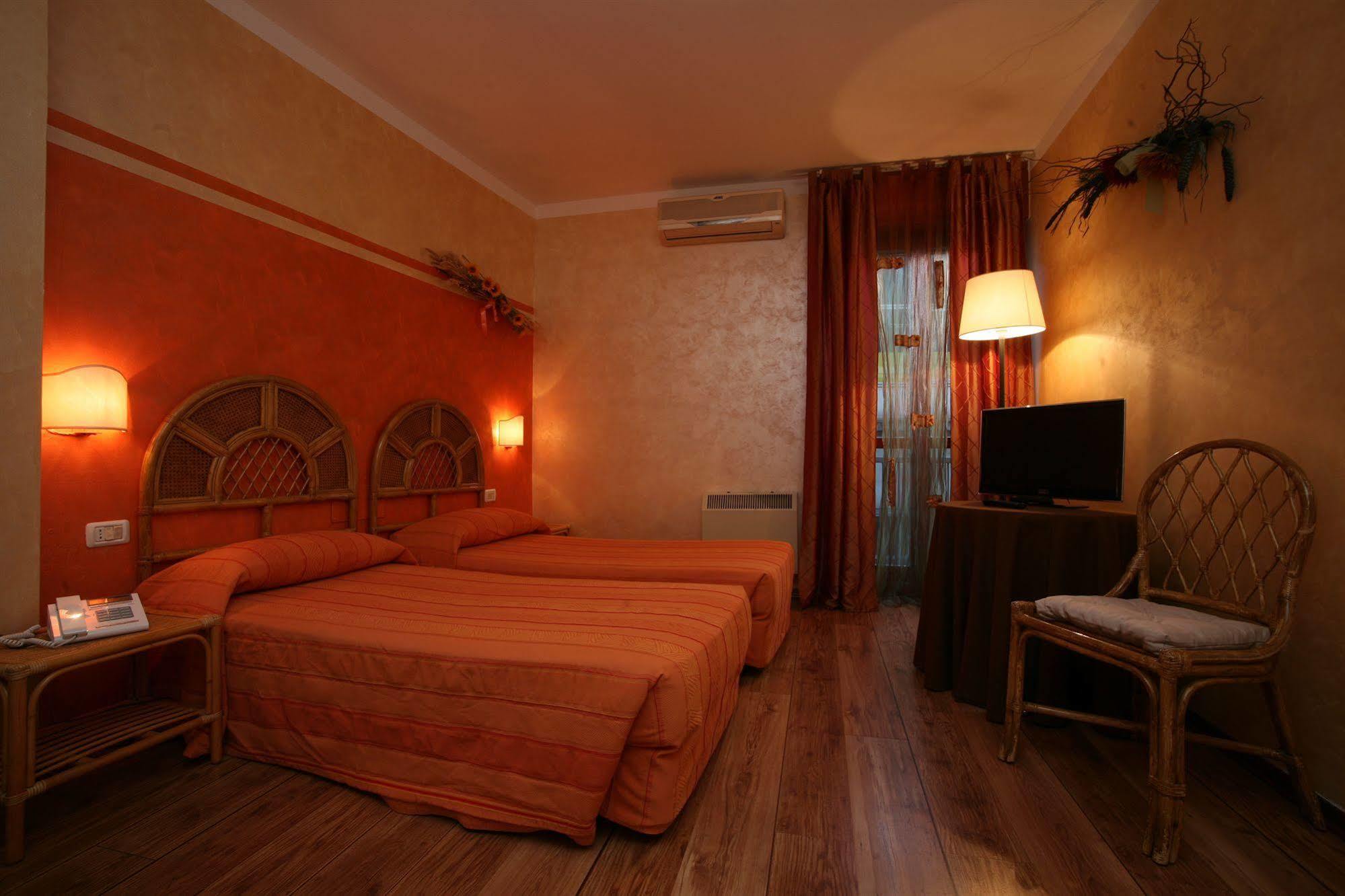 Hotel Le Pageot Aosta Exterior foto